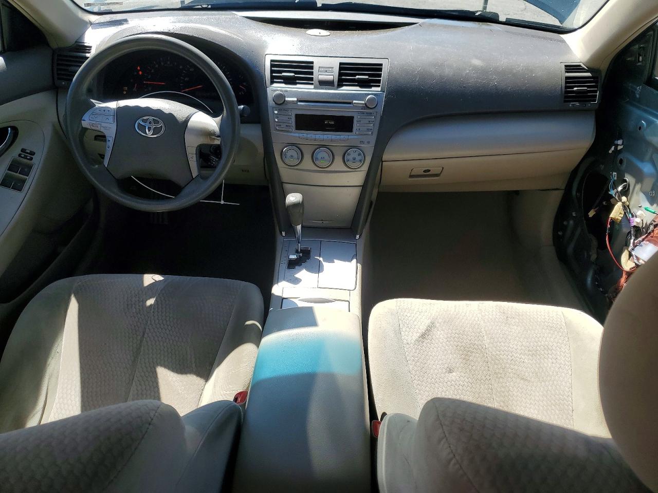 2010 TOYOTA CAMRY LE photo 15