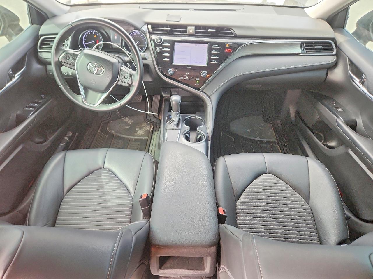 2020 TOYOTA CAMRY SE photo 22
