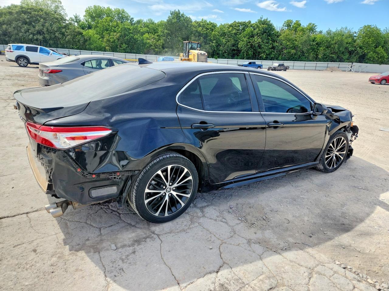 2020 TOYOTA CAMRY SE photo 7
