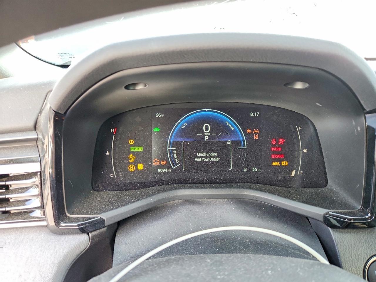 2025 TOYOTA CAMRY LE photo 9