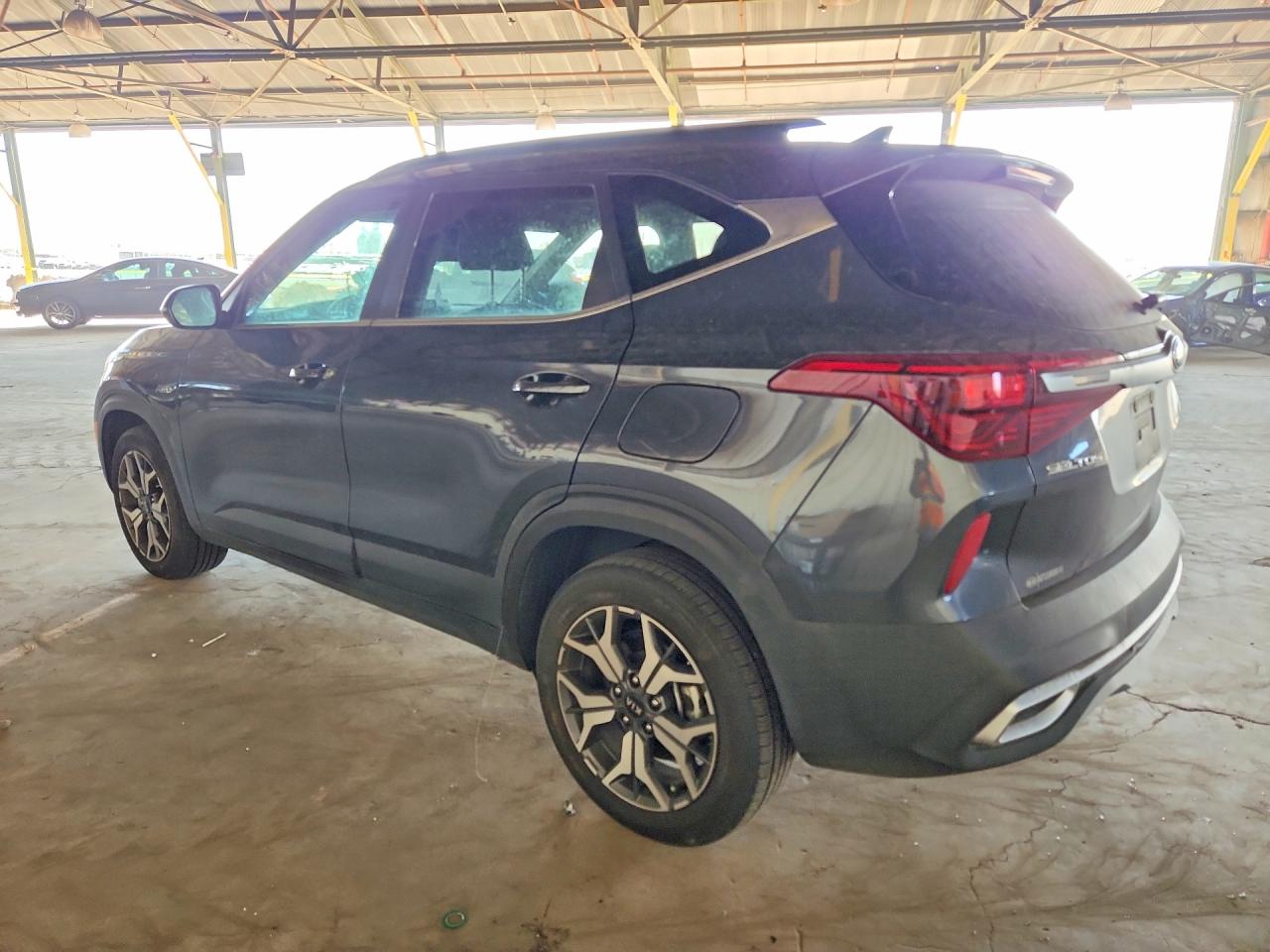 2021 KIA SELTOS EX photo 3