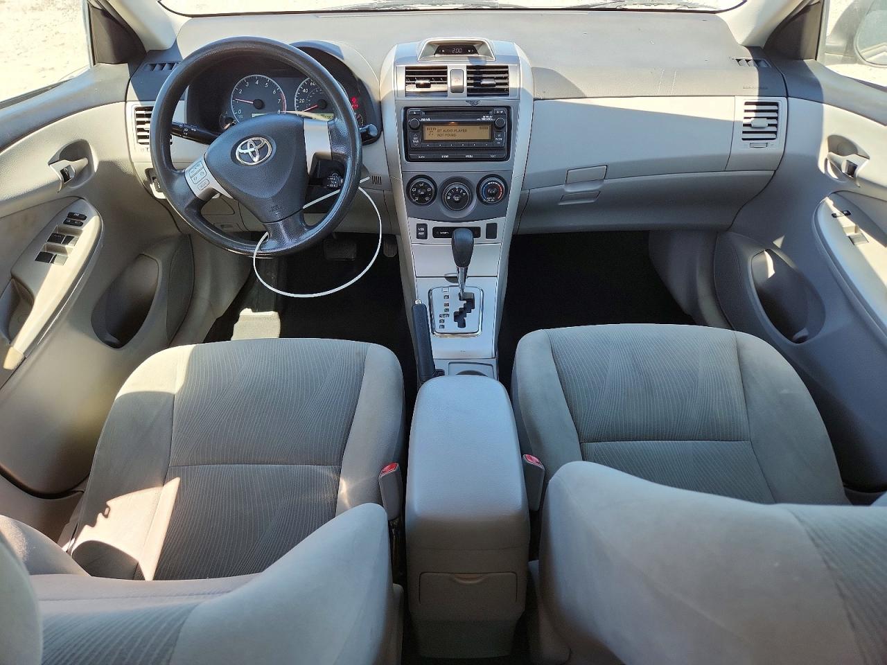 2012 TOYOTA COROLLA LE photo 22