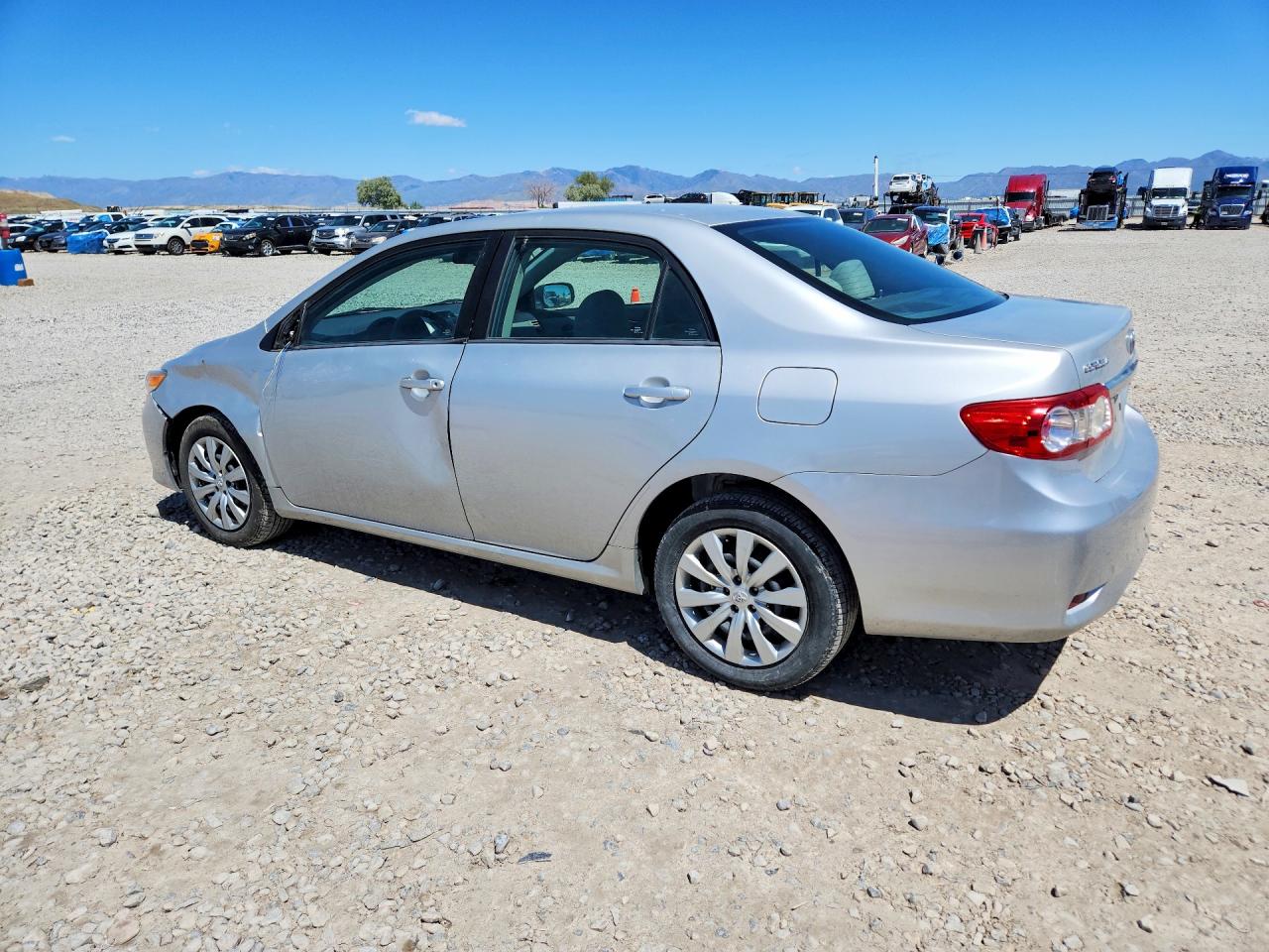 2012 TOYOTA COROLLA LE photo 4