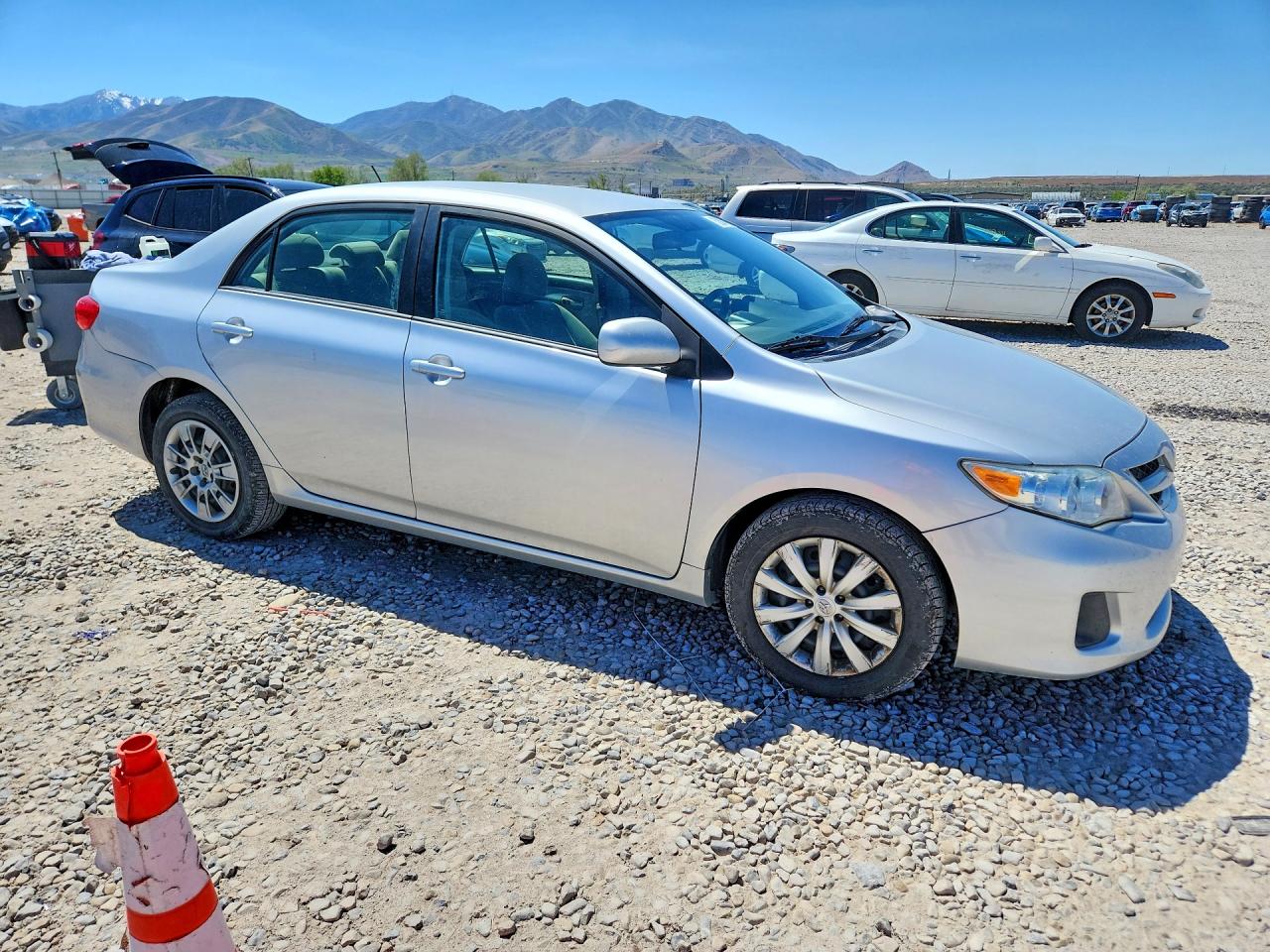 2012 TOYOTA COROLLA LE photo 10