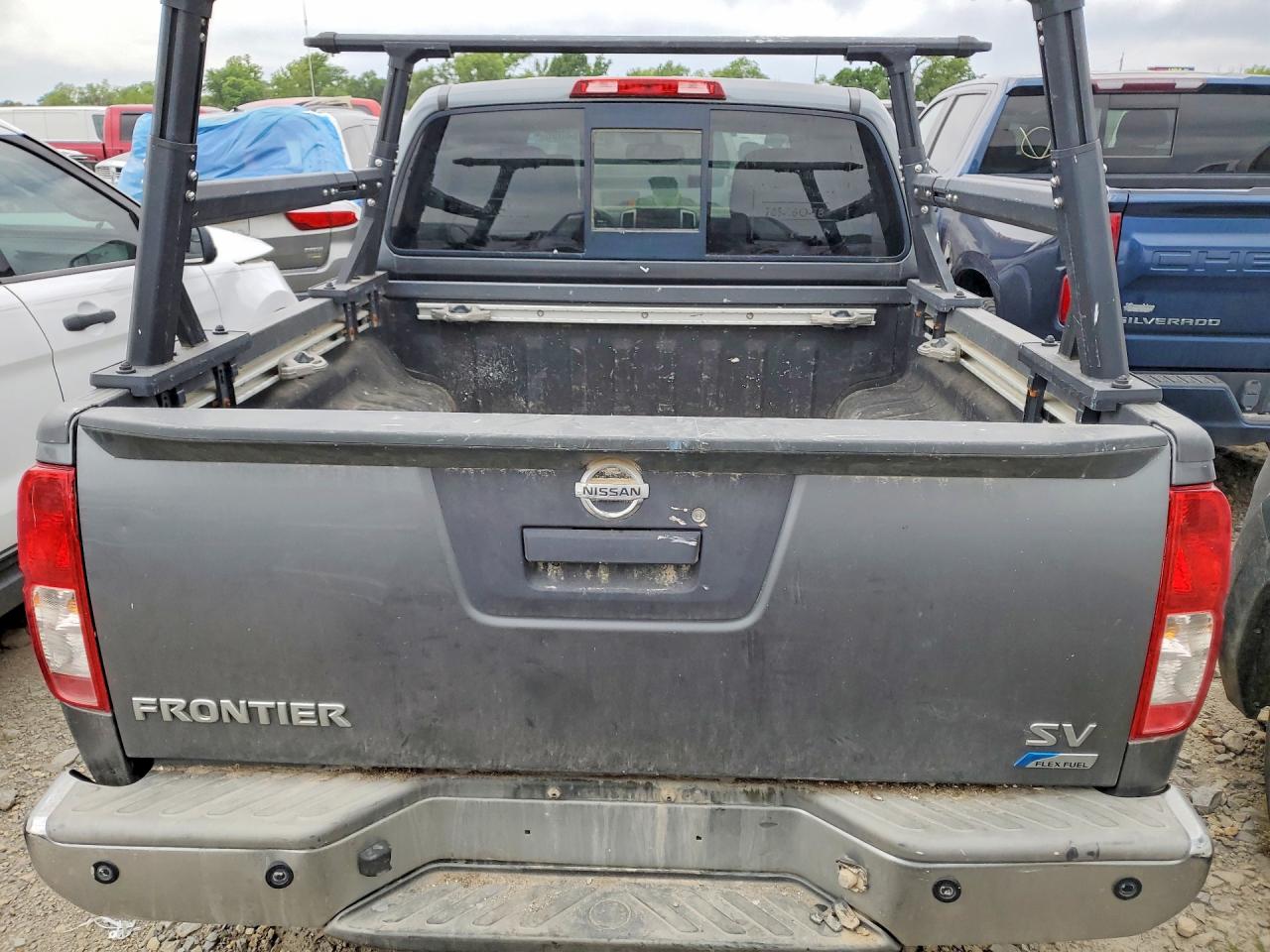 2017 NISSAN FRONTIER SV photo 16