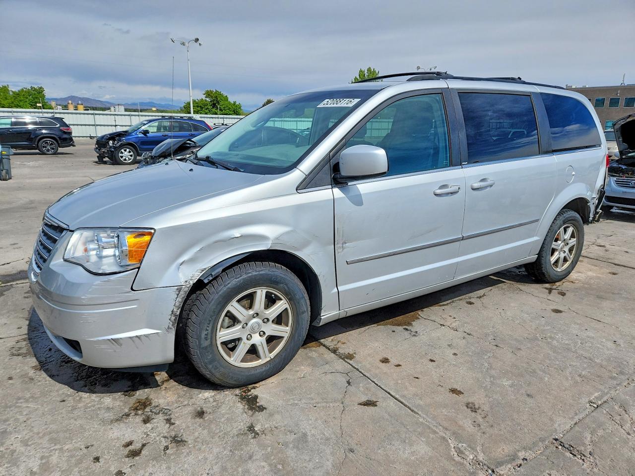 2010 CHRYSLER TOWN & COUNTRY