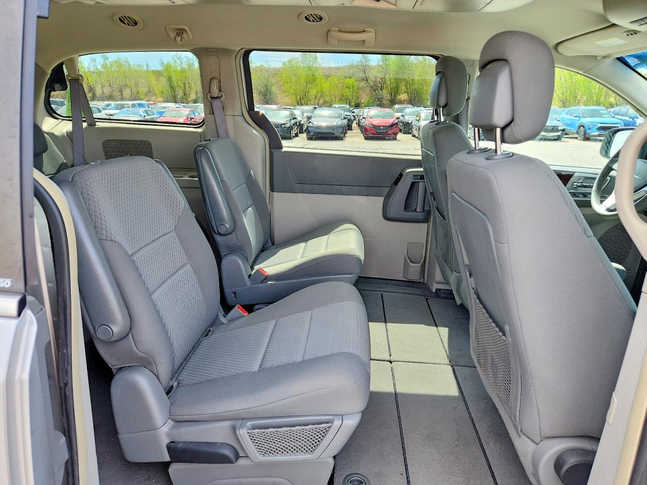 2010 CHRYSLER TOWN & COUNTRY TOURING photo 11