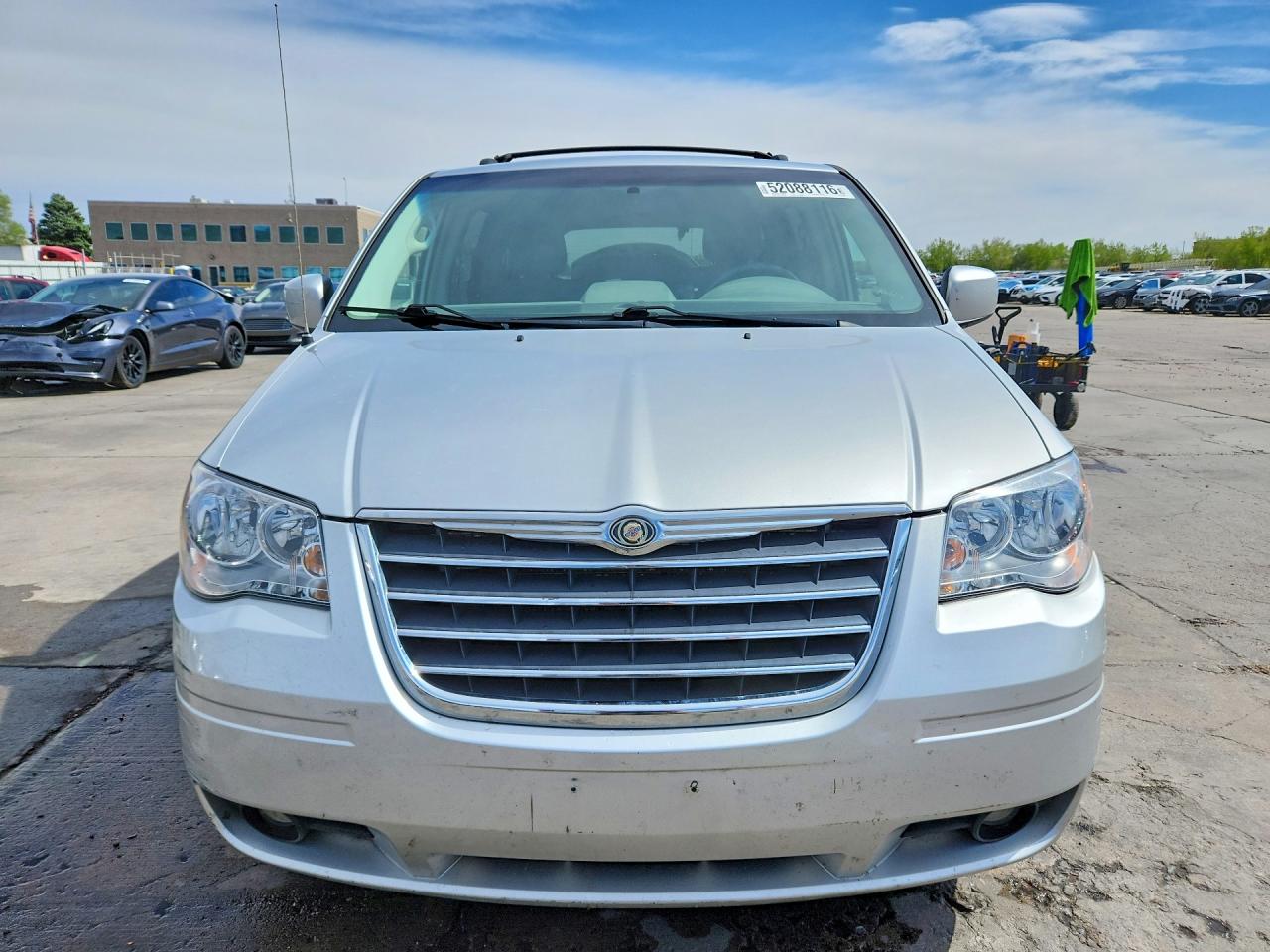 2010 CHRYSLER TOWN & COUNTRY TOURING photo 5