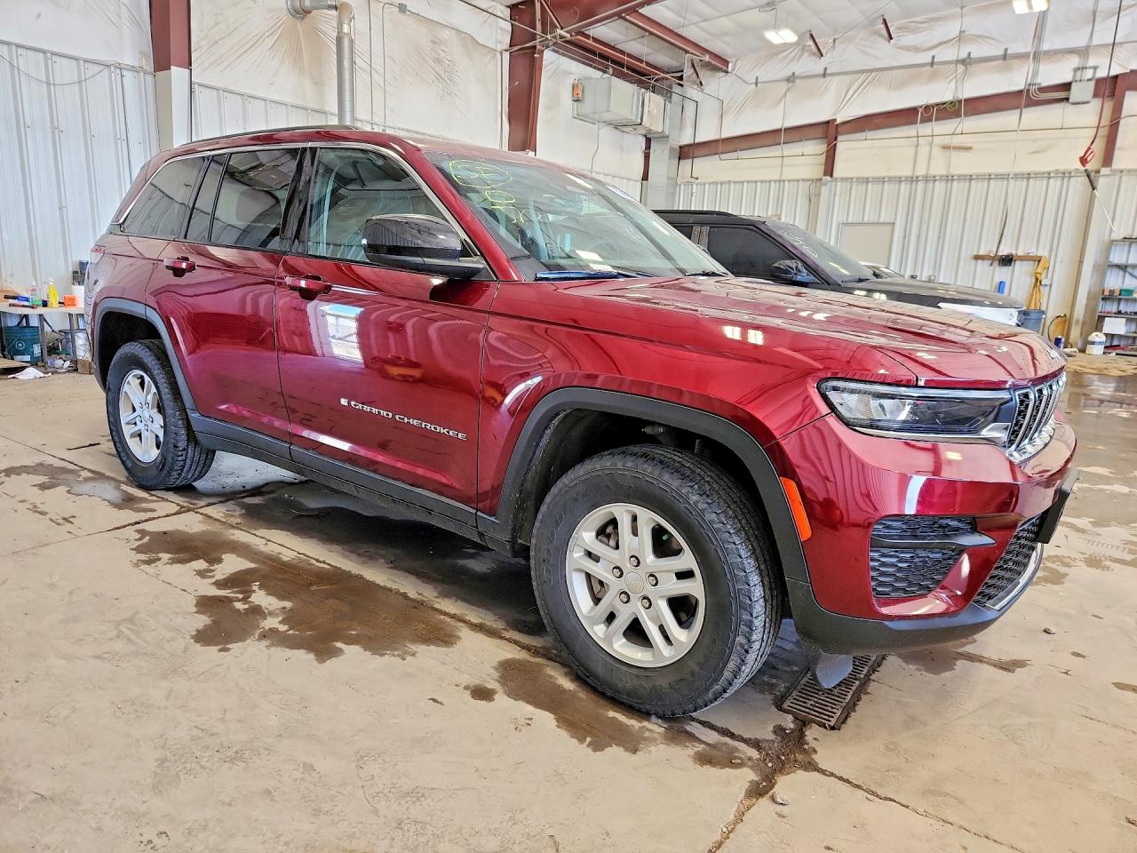 2023 JEEP GRAND CHEROKEE LAREDO photo 10