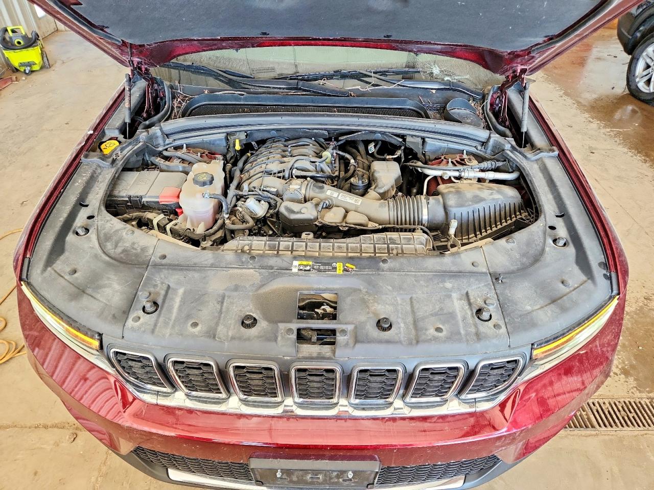 2023 JEEP GRAND CHEROKEE LAREDO photo 34