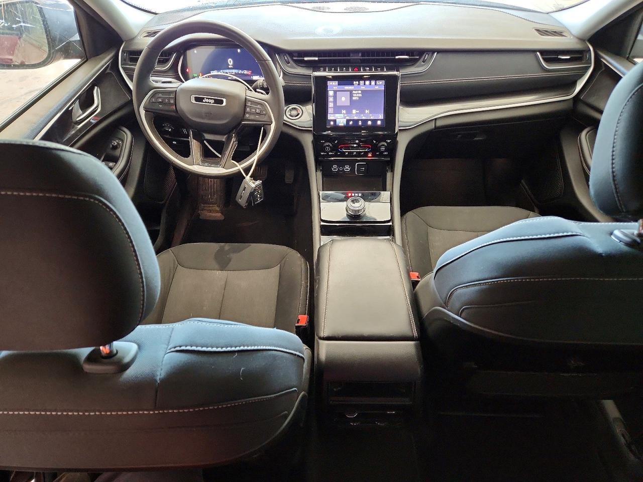 2023 JEEP GRAND CHEROKEE LAREDO photo 22