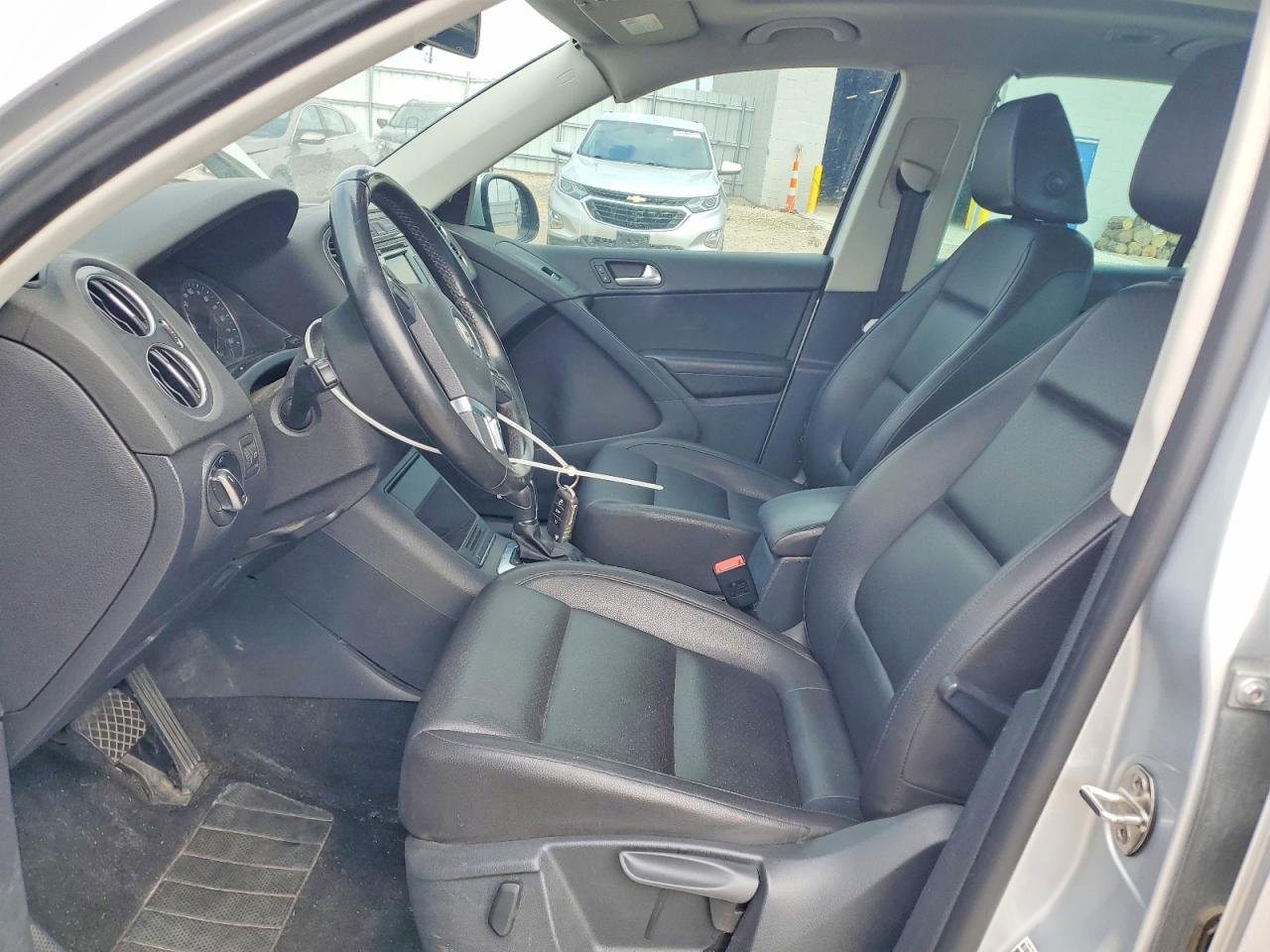 2012 VOLKSWAGEN TIGUAN photo 13