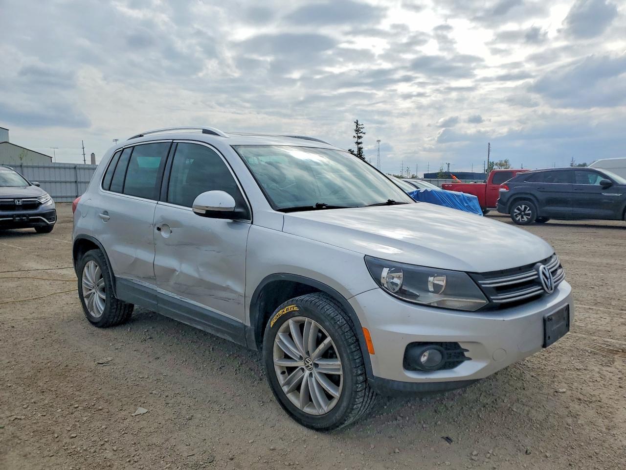 2012 VOLKSWAGEN TIGUAN photo 7