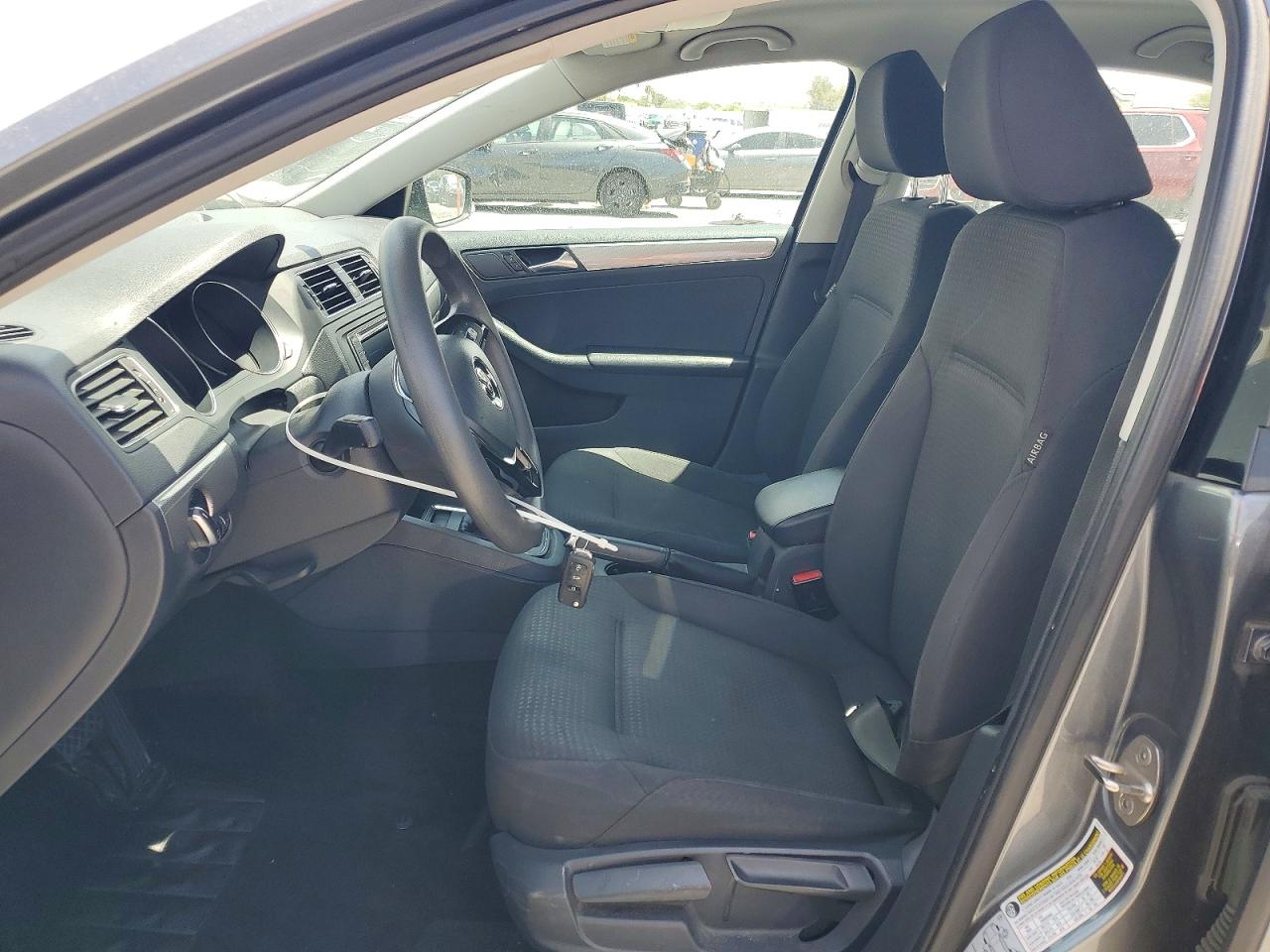 2016 VOLKSWAGEN JETTA SE photo 13