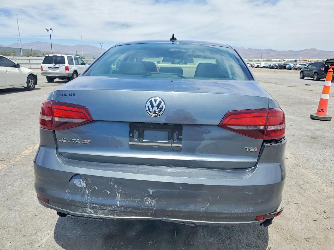 2016 VOLKSWAGEN JETTA SE photo 11