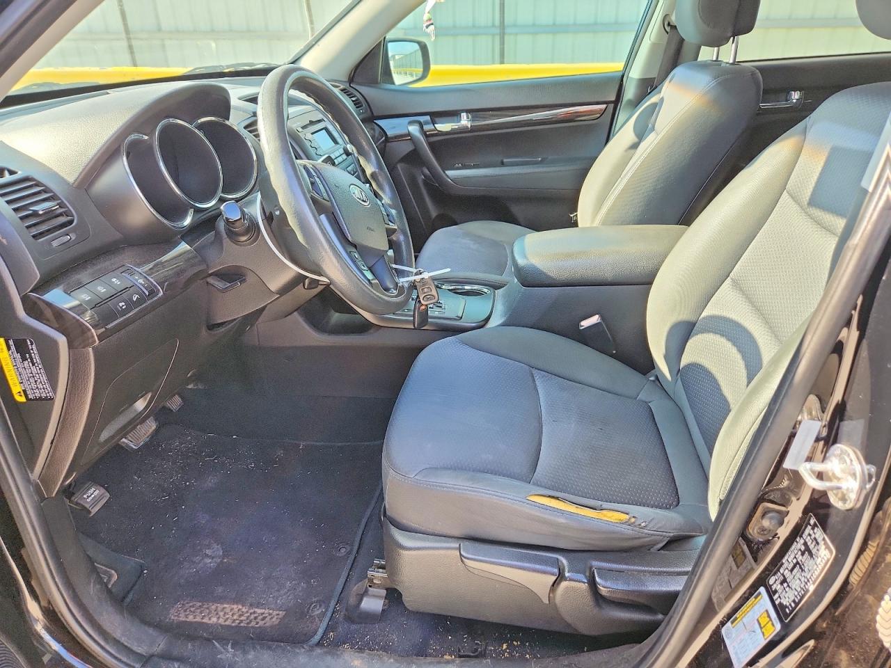 2012 KIA SORENTO LX photo 13