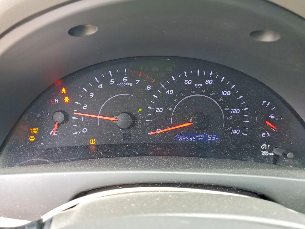 2010 TOYOTA CAMRY LE photo 9