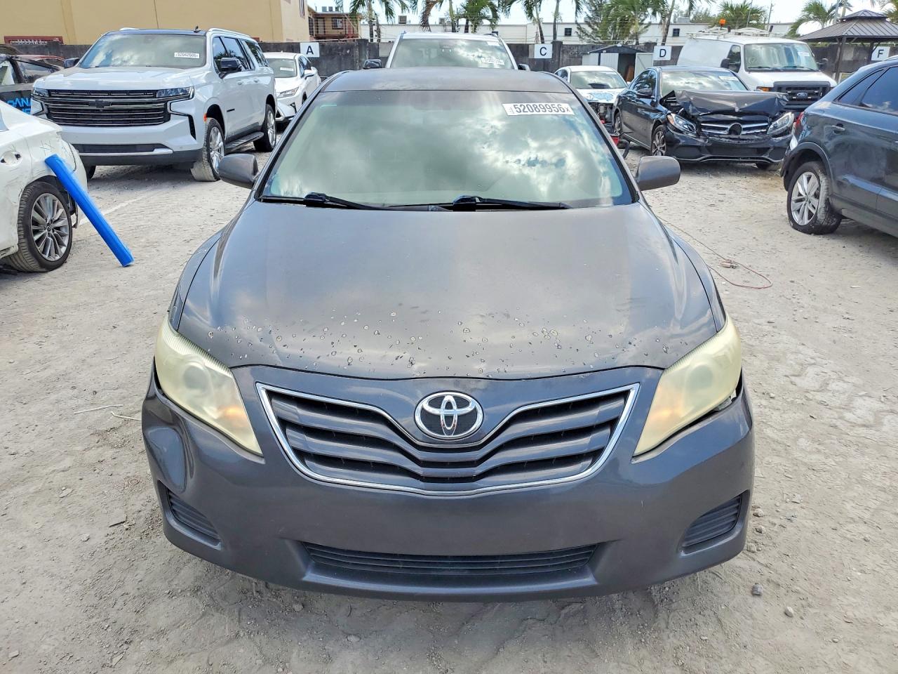 2010 TOYOTA CAMRY LE photo 5