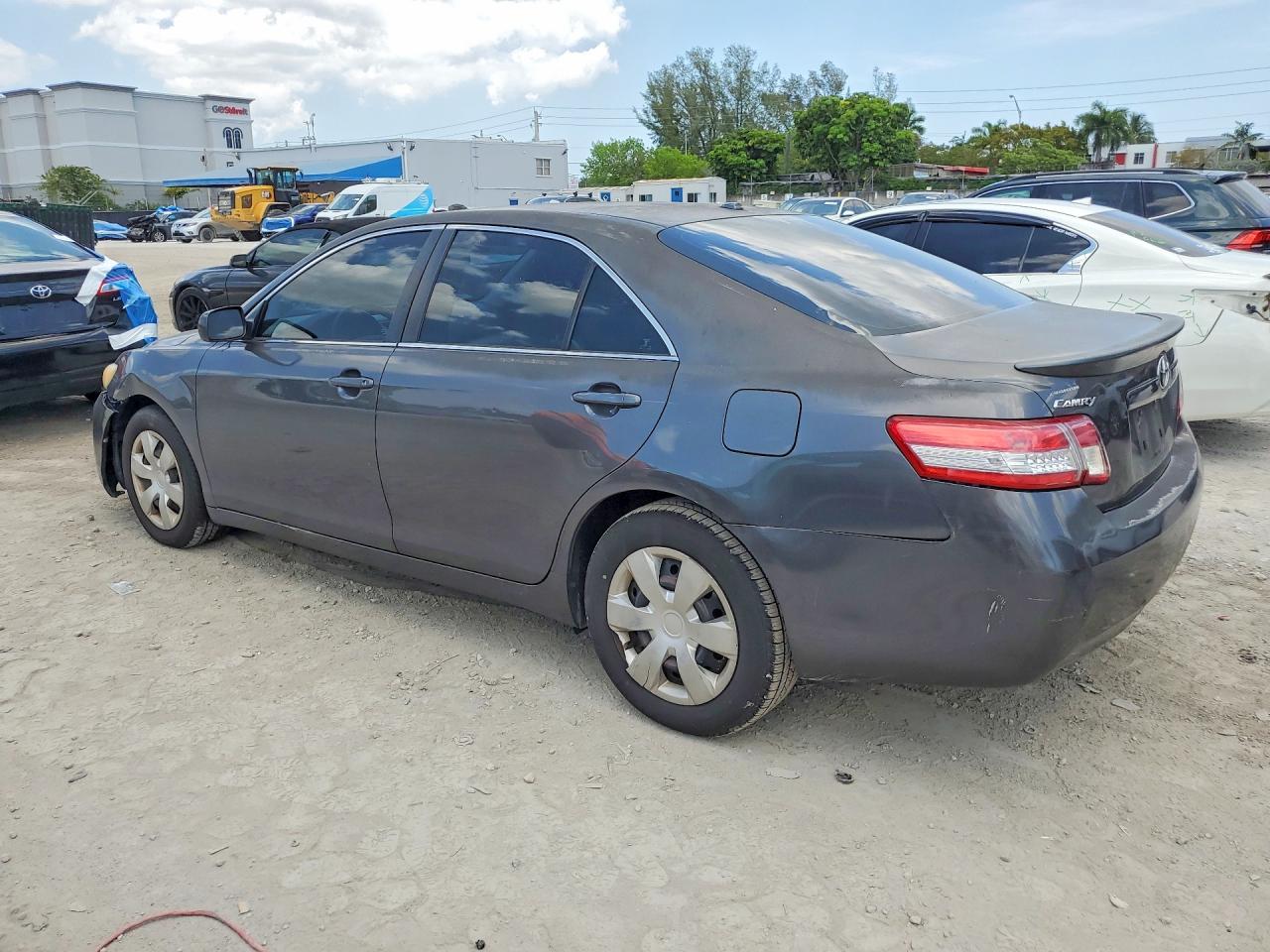 2010 TOYOTA CAMRY LE photo 2