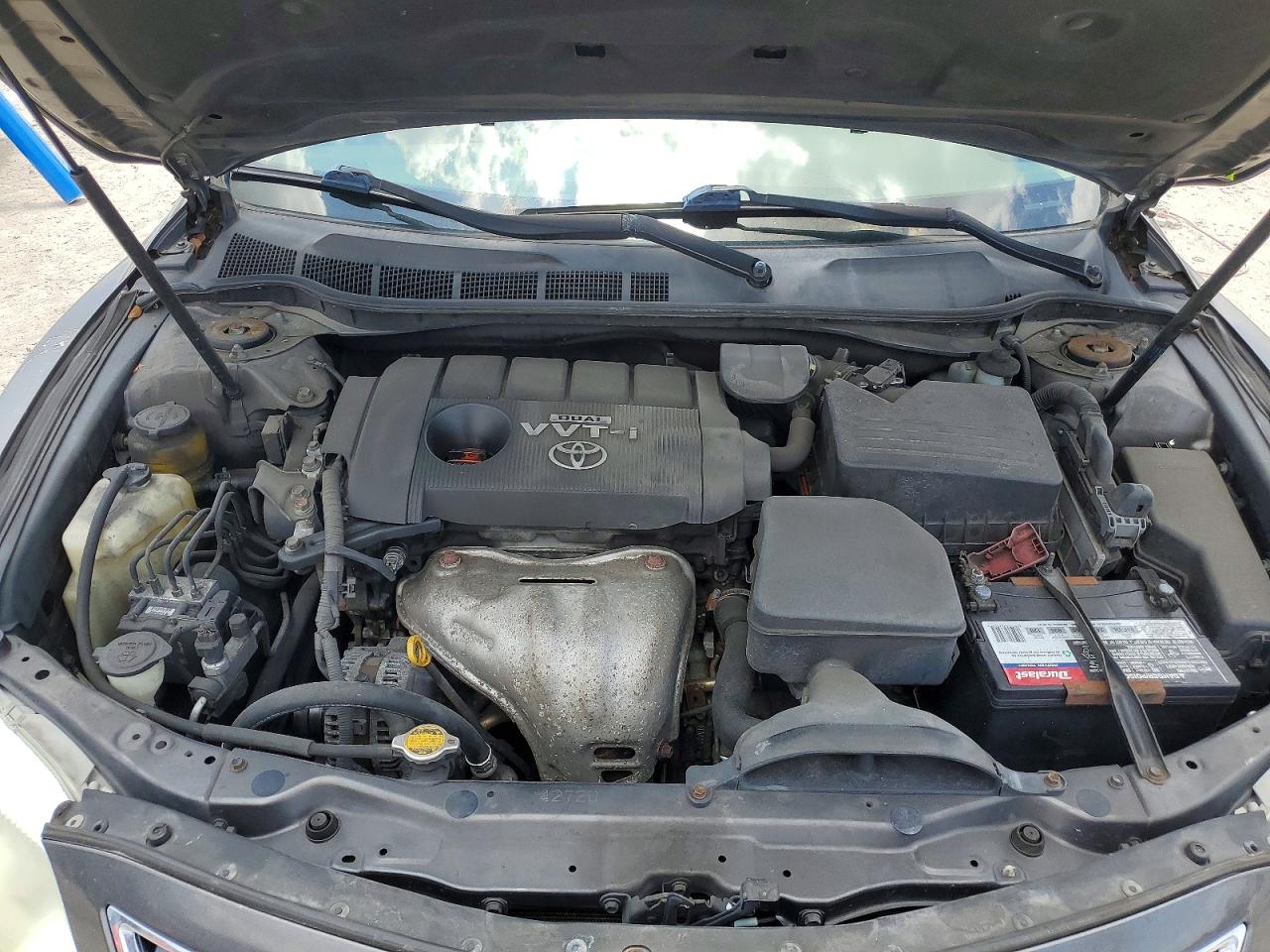 2010 TOYOTA CAMRY LE photo 11
