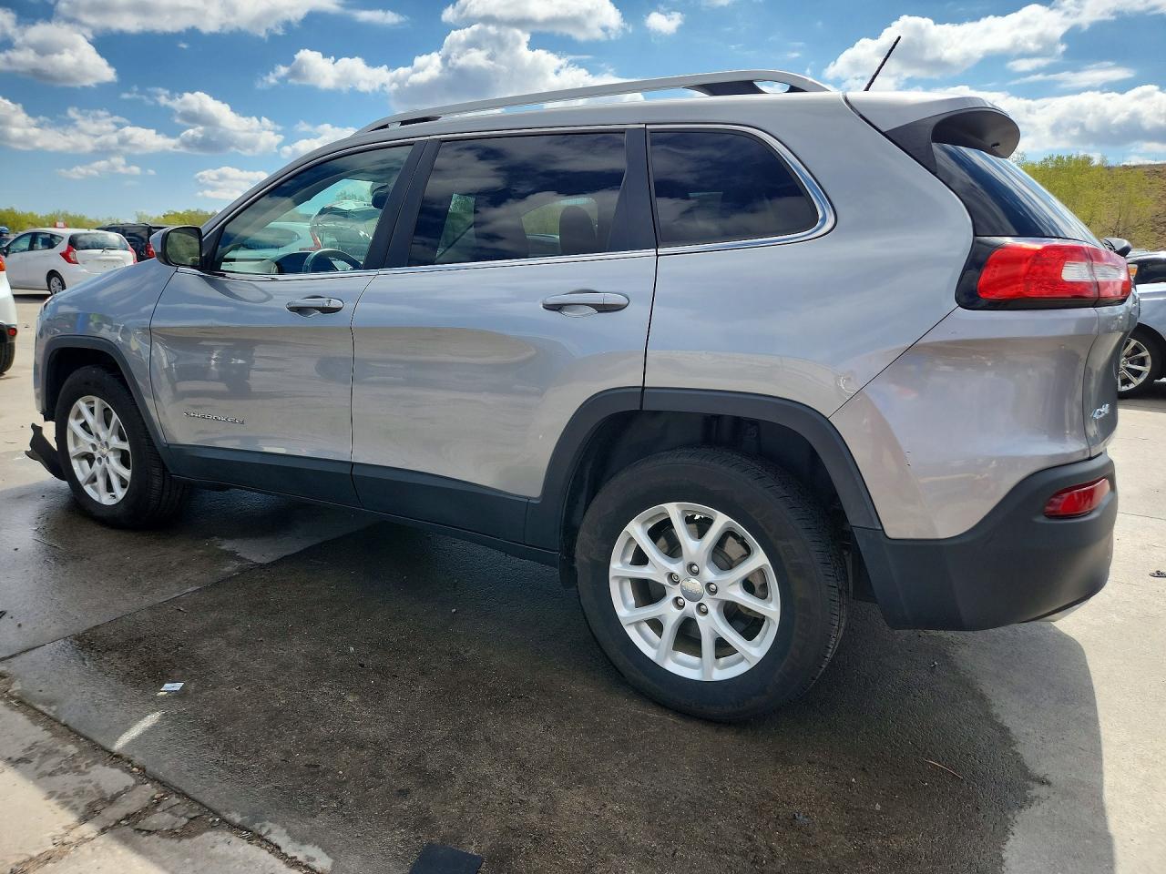 2017 JEEP CHEROKEE LATITUDE photo 2
