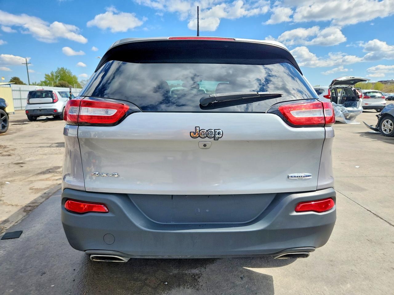 2017 JEEP CHEROKEE LATITUDE photo 6
