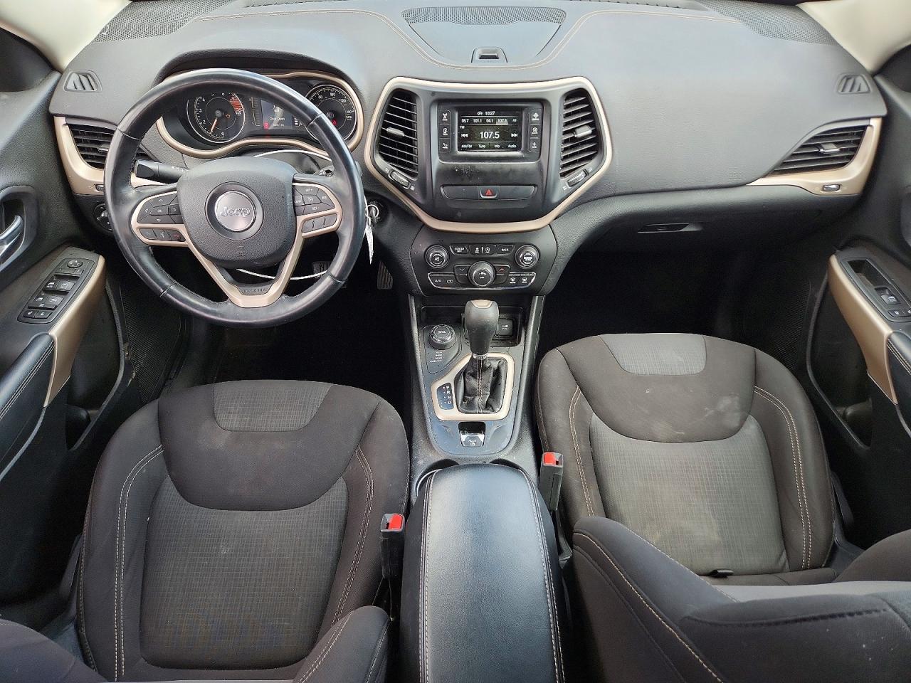 2017 JEEP CHEROKEE LATITUDE photo 8