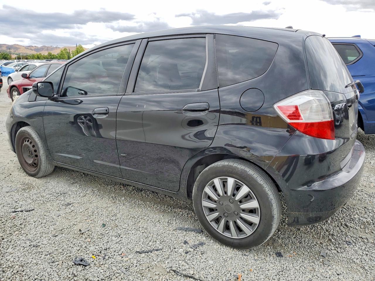 2013 HONDA FIT photo 3