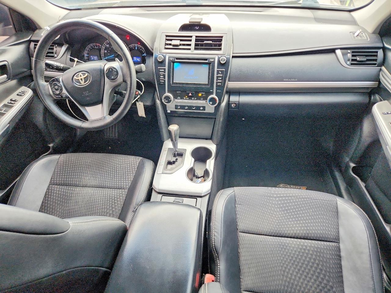 2012 TOYOTA CAMRY SE photo 15