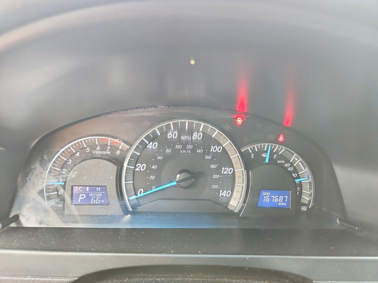 2012 TOYOTA CAMRY SE photo 17