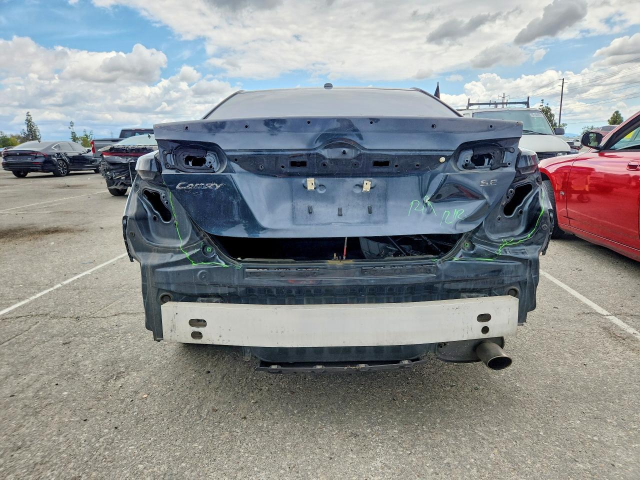 2012 TOYOTA CAMRY SE photo 11