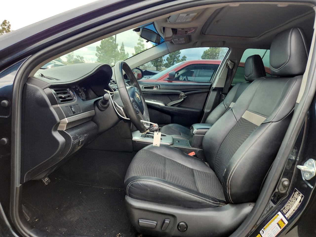 2012 TOYOTA CAMRY SE photo 13