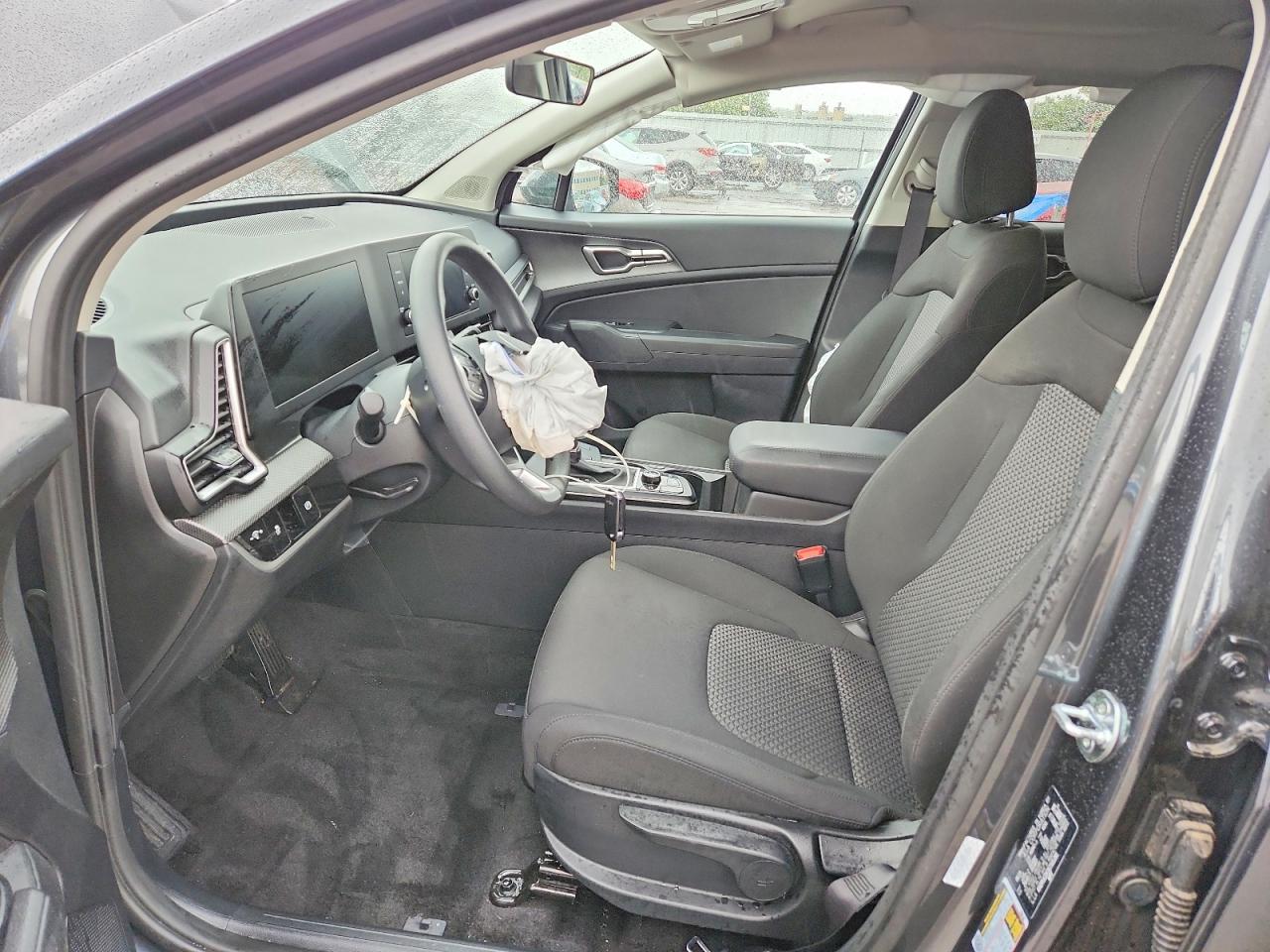 2025 KIA SPORTAGE LX photo 13