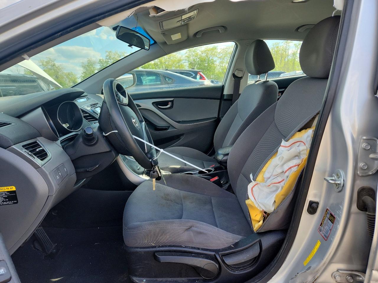 2015 HYUNDAI ELANTRA SE photo 13