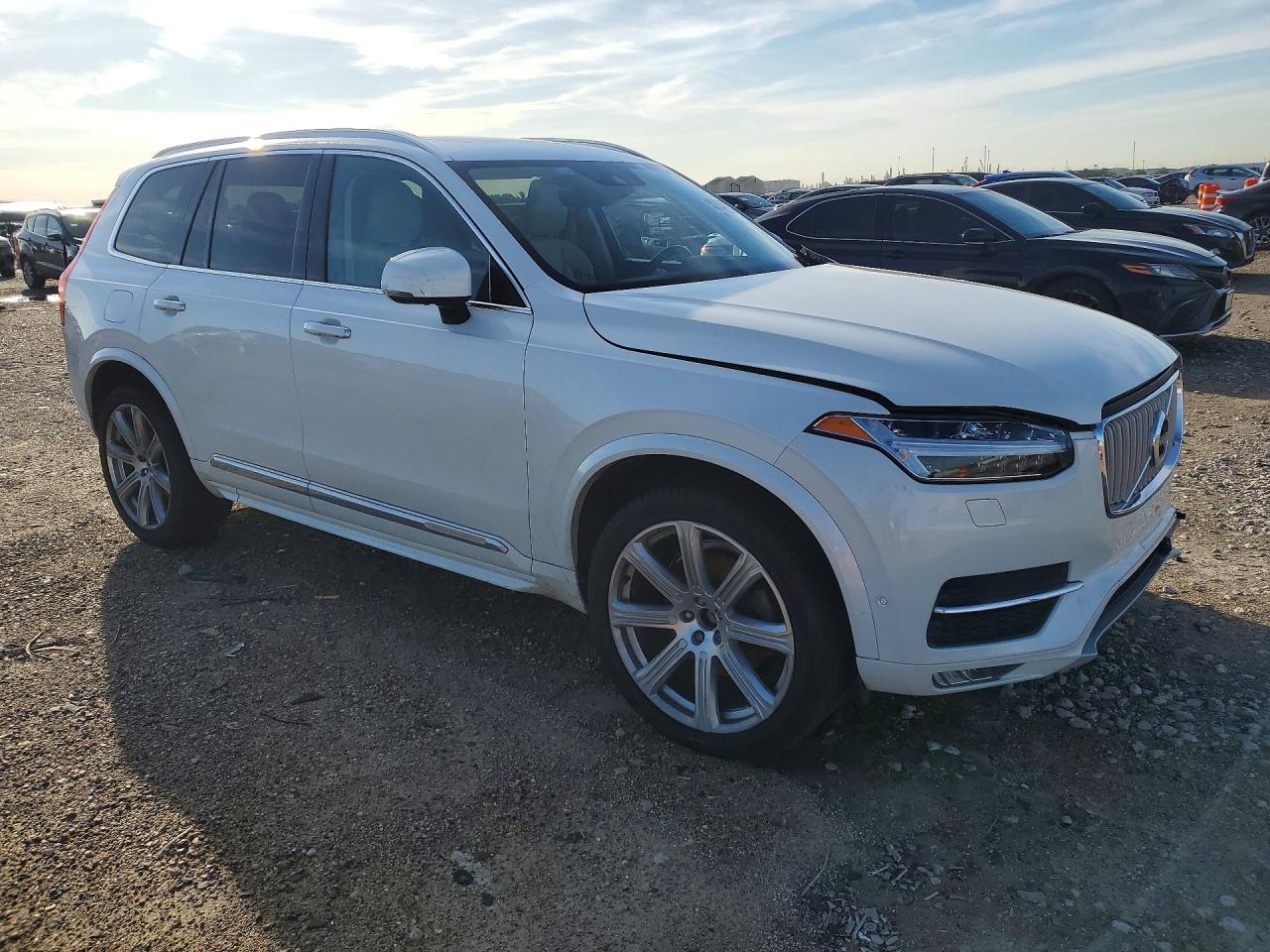2018 VOLVO XC90 T6 photo 10
