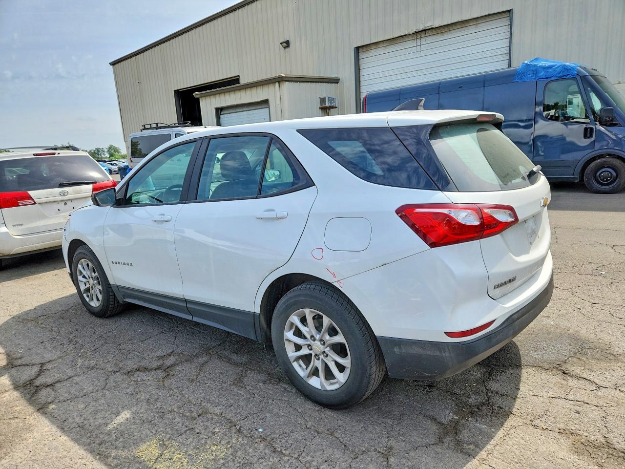 2020 CHEVROLET EQUINOX LS photo 2