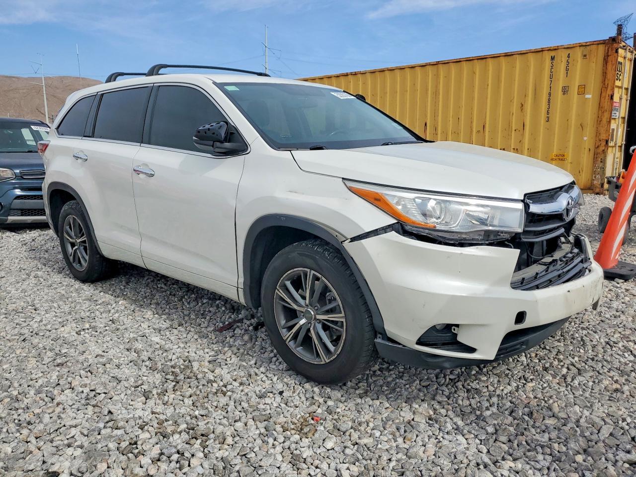 2016 TOYOTA HIGHLANDER photo 4