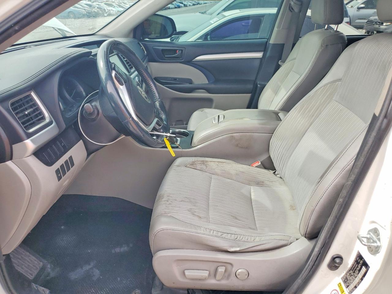 2016 TOYOTA HIGHLANDER photo 7