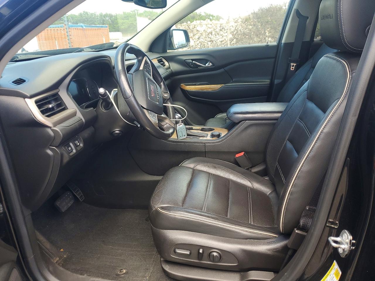 2017 GMC ACADIA DENALI photo 13