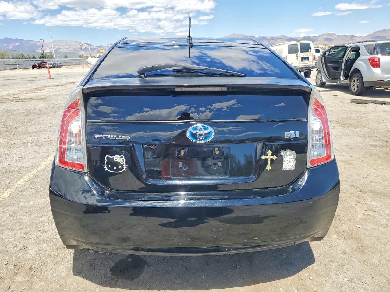 2015 TOYOTA PRIUS TWO photo 11