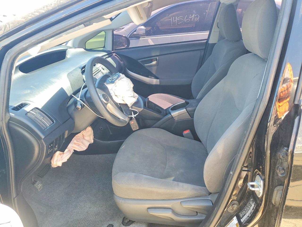 2015 TOYOTA PRIUS TWO photo 13