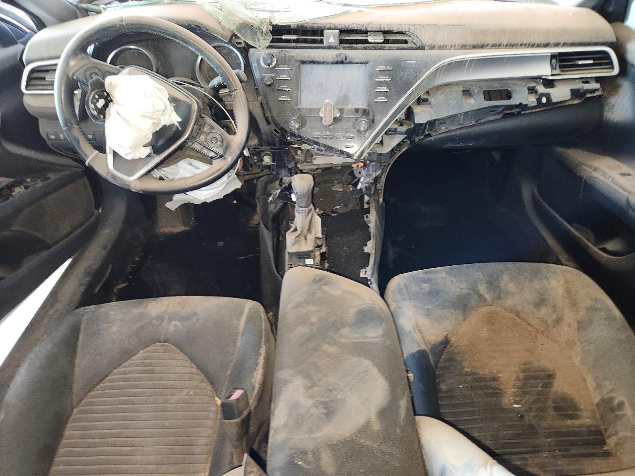 2018 TOYOTA CAMRY SE photo 8