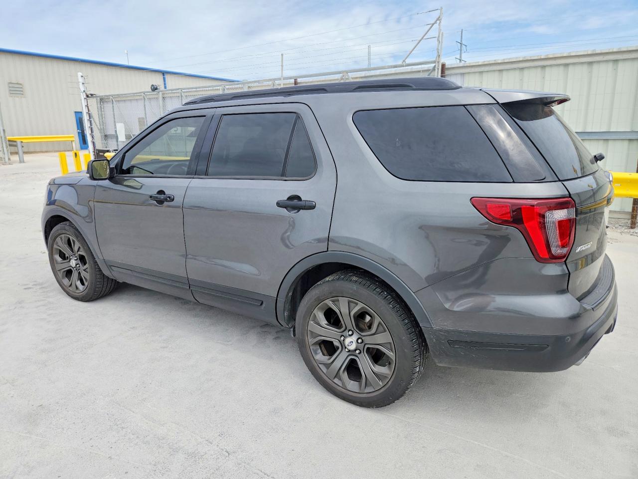 2018 FORD EXPLORER SPORT photo 3