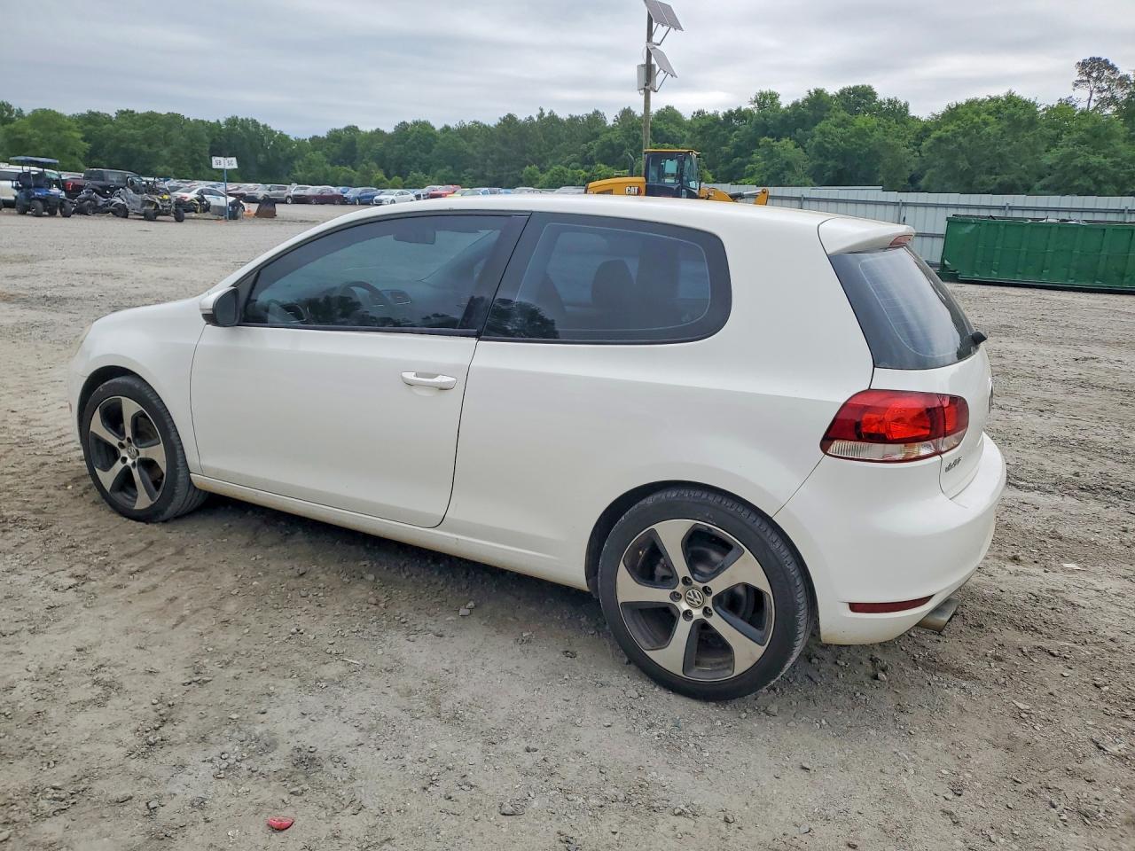 2011 VOLKSWAGEN GOLF photo 4