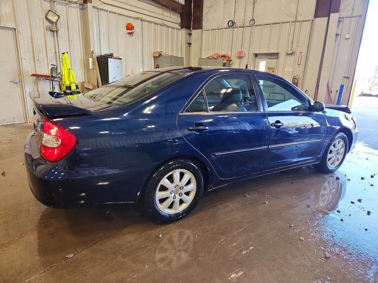 2004 TOYOTA CAMRY XLE V6 photo 5