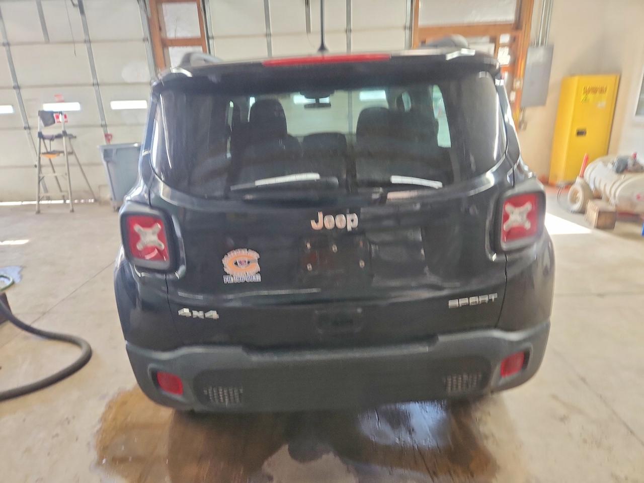 2019 JEEP RENEGADE SPORT photo 16