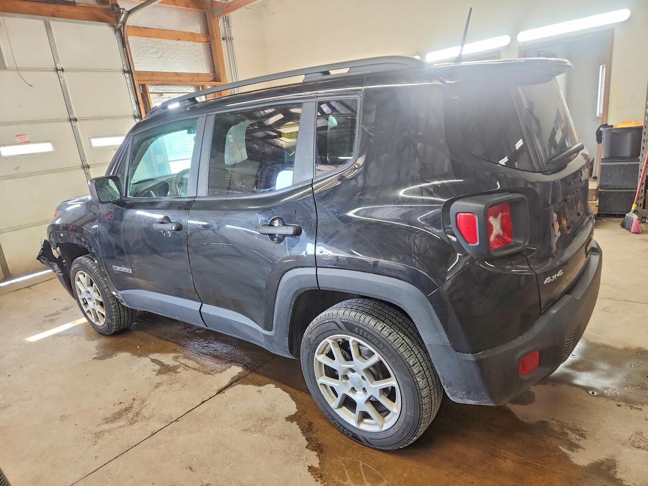 2019 JEEP RENEGADE SPORT photo 4