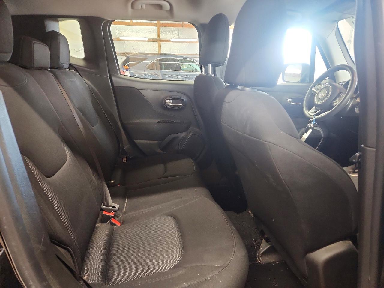 2019 JEEP RENEGADE SPORT photo 31