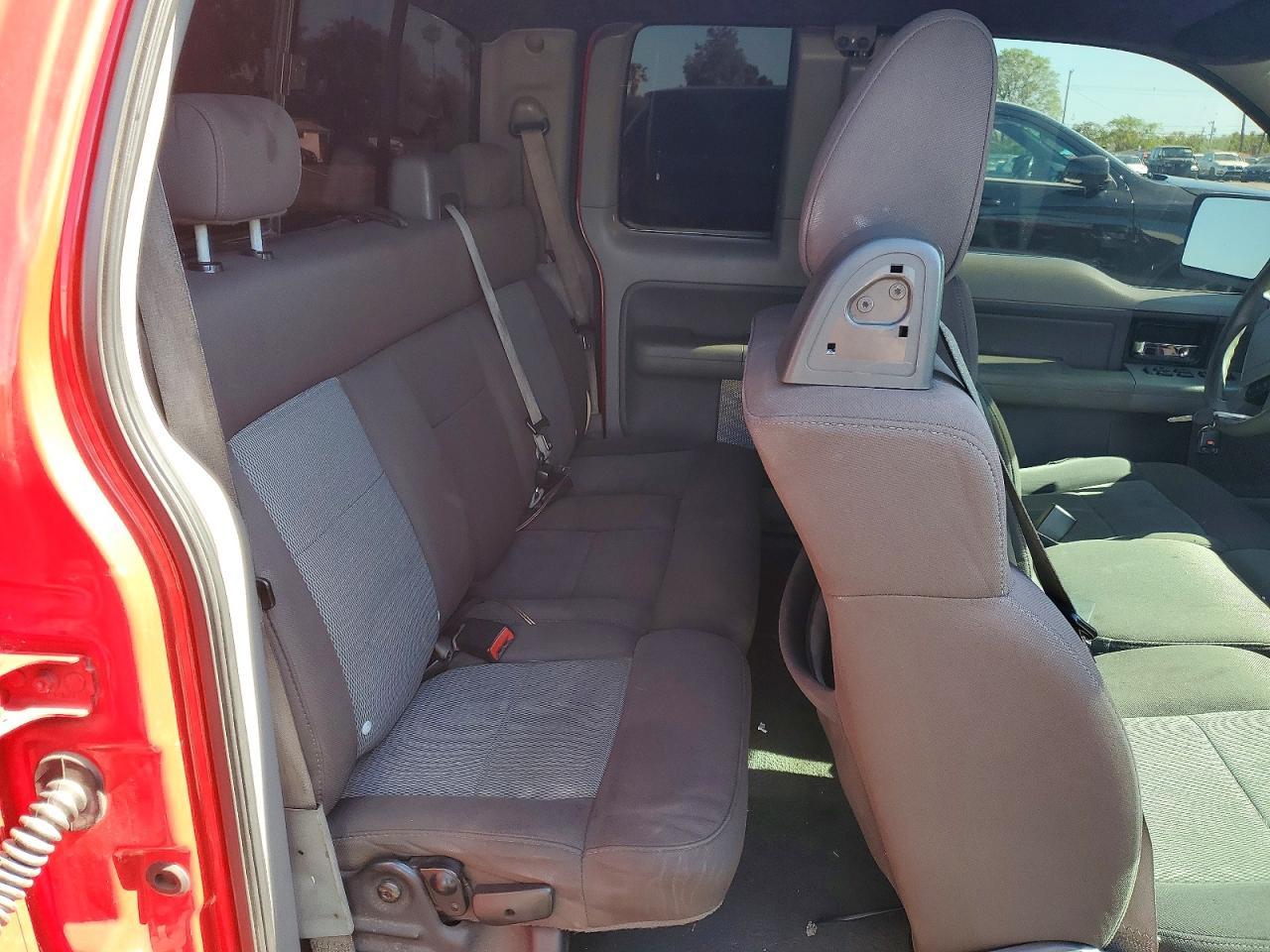 2005 FORD F150 photo 28