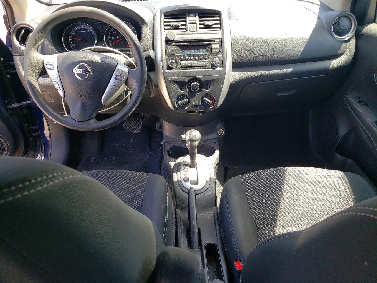 2018 NISSAN VERSA SV photo 8